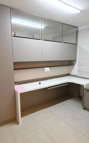 Casa de condomínio à venda com 200m², 3 quartos e 4 vagasEscritório