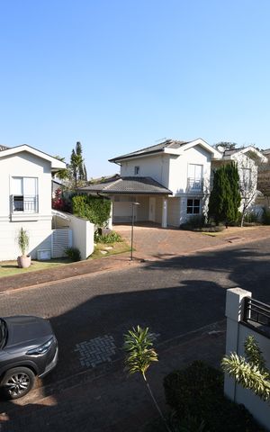 Casa de condomínio à venda com 200m², 3 quartos e 4 vagas Suíte 1 - Vista