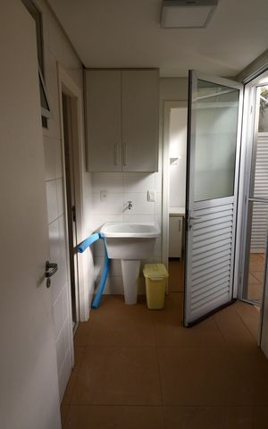 Casa de condomínio à venda com 200m², 3 quartos e 4 vagasÁrea de Serviço