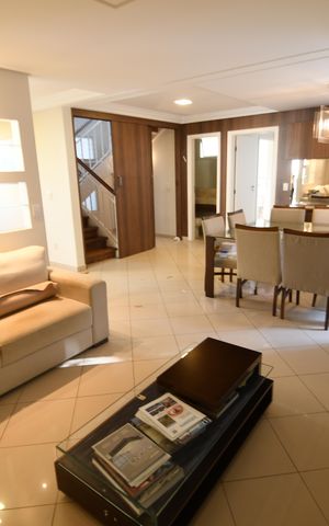 Casa de condomínio à venda com 200m², 3 quartos e 4 vagasSala