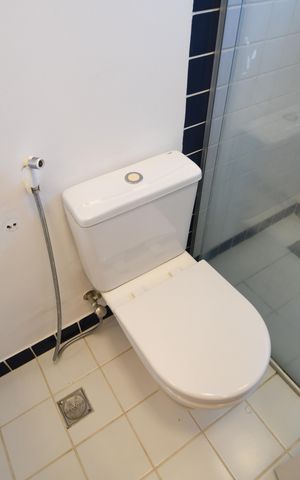 Casa de condomínio à venda com 200m², 3 quartos e 4 vagasBanheiro da Suíte 1