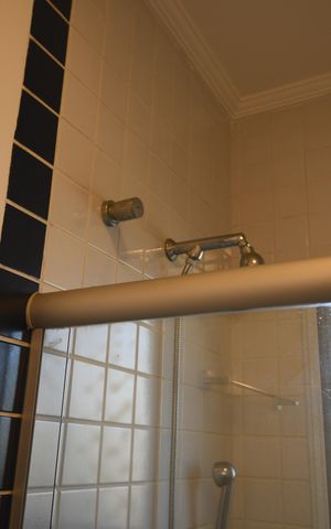 Casa de condomínio à venda com 200m², 3 quartos e 4 vagasBanheiro da Suíte 1