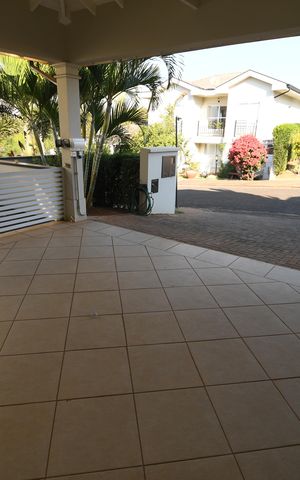 Casa de condomínio à venda com 200m², 3 quartos e 4 vagasGaragem