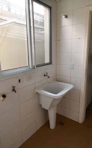 Casa de condomínio à venda com 200m², 3 quartos e 4 vagasÁrea de Serviço