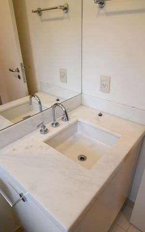 Casa de condomínio à venda com 200m², 3 quartos e 4 vagasBanheiro Social