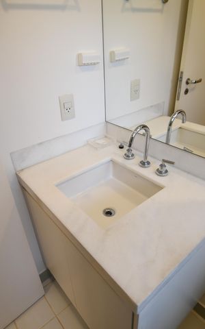 Casa de condomínio à venda com 200m², 3 quartos e 4 vagasBanheiro da Suíte 2