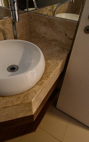 Casa de condomínio à venda com 200m², 3 quartos e 4 vagasLavabo