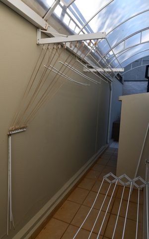 Casa de condomínio à venda com 200m², 3 quartos e 4 vagasÁrea de Serviço