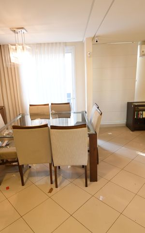 Casa de condomínio à venda com 200m², 3 quartos e 4 vagasSala
