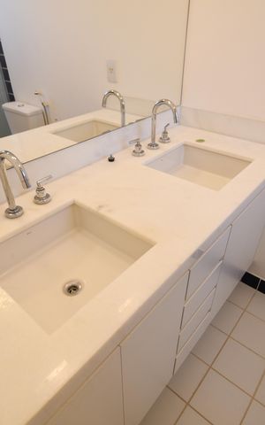 Casa de condomínio à venda com 200m², 3 quartos e 4 vagasBanheiro da Suíte 1
