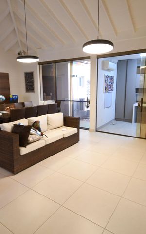Casa de condomínio à venda com 200m², 3 quartos e 4 vagasSala 2