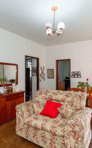 Casa à venda com 450m², 3 quartos e 1 vaga Casa à venda com 450m², 3 quartos e 1 vagaSala