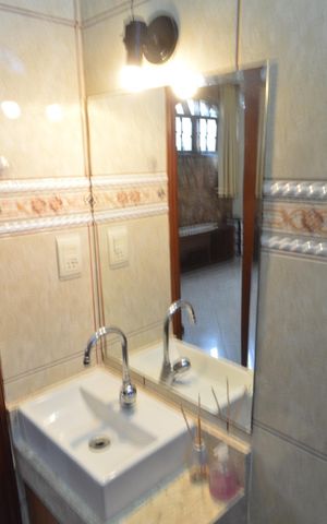 Casa à venda com 219m², 3 quartos e 3 vagas Casa à venda com 219m², 3 quartos e 3 vagasBanheiro Social