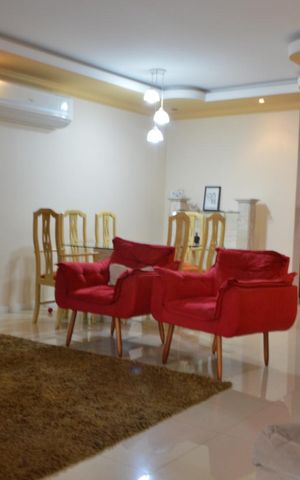 Casa à venda com 219m², 3 quartos e 3 vagas Casa à venda com 219m², 3 quartos e 3 vagasSala
