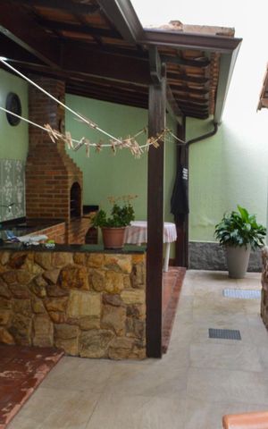 Casa à venda com 219m², 3 quartos e 3 vagas Casa à venda com 219m², 3 quartos e 3 vagasÁrea Gourmet