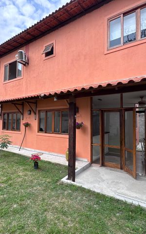 Casa para alugar com 150m², 4 quartos e 2 vagas Casa para alugar com 150m², 4 quartos e 2 vagasFachada