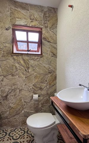 Casa para alugar com 150m², 4 quartos e 2 vagas Casa para alugar com 150m², 4 quartos e 2 vagasLavabo