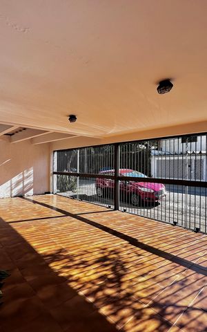 Casa à venda com 212m², 4 quartos e 4 vagasGaragem