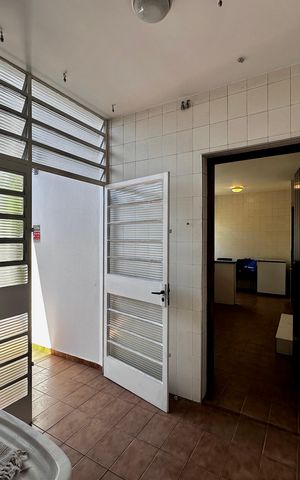 Casa à venda com 212m², 4 quartos e 4 vagasÁrea de Serviço