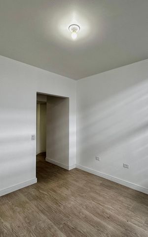 Casa à venda com 212m², 4 quartos e 4 vagasSala