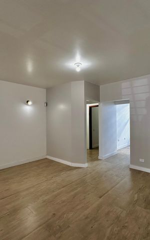 Casa à venda com 212m², 4 quartos e 4 vagasSala