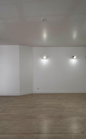 Casa à venda com 212m², 4 quartos e 4 vagasSala