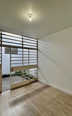 Casa à venda com 212m², 4 quartos e 4 vagasSala