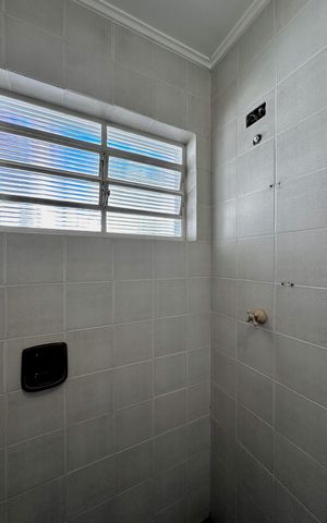 Casa à venda com 212m², 4 quartos e 4 vagasBanheiro Suíte 2