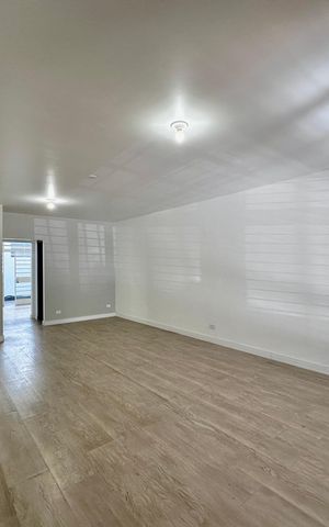 Casa à venda com 212m², 4 quartos e 4 vagasSala