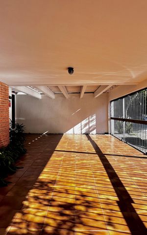 Casa à venda com 212m², 4 quartos e 4 vagasGaragem