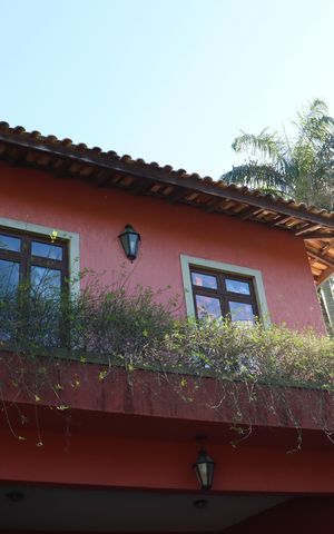 Casa de condomínio para alugar com 323m², 4 quartos e 5 vagasFachada