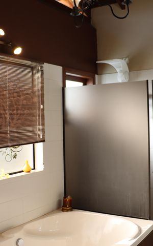 Casa de condomínio para alugar com 323m², 4 quartos e 5 vagasBanheiro da Suíte 2