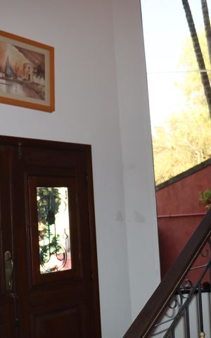 Casa de condomínio para alugar com 323m², 4 quartos e 5 vagasEntrada