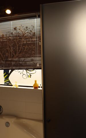 Casa de condomínio para alugar com 323m², 4 quartos e 5 vagasBanheiro da Suíte 2