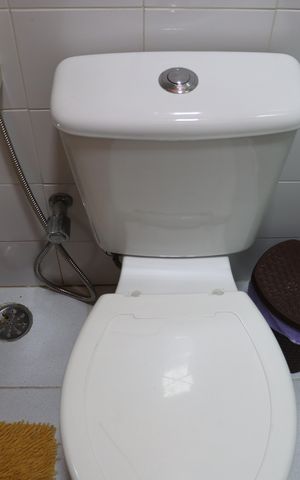 Casa de condomínio para alugar com 323m², 4 quartos e 5 vagasBanheiro Social