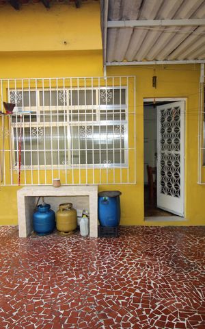 Casa à venda com 150m², 3 quartos e 3 vagasQuintal fundos