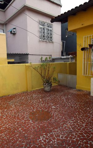 Casa à venda com 150m², 3 quartos e 3 vagasQuintal fundos