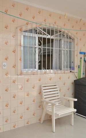 Casa à venda com 180m², 3 quartos e 2 vagasÁrea de Serviço