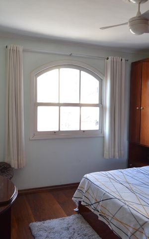 Casa à venda com 180m², 3 quartos e 2 vagasSuíte