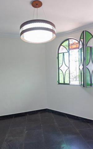Casa à venda com 250m², 4 quartos e 5 vagas Casa à venda com 250m², 4 quartos e 5 vagasSala 2