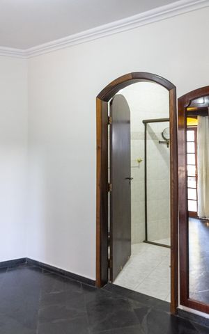 Casa à venda com 250m², 4 quartos e 5 vagas Casa à venda com 250m², 4 quartos e 5 vagas Suíte 1