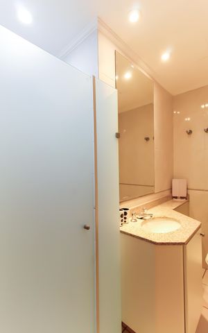 Apartamento à venda com 90m², 3 quartos e 2 vagas Apartamento à venda com 90m², 3 quartos e 2 vagasBanheiro da Suíte 2