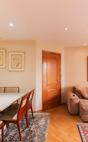 Apartamento à venda com 90m², 3 quartos e 2 vagas Apartamento à venda com 90m², 3 quartos e 2 vagasSala