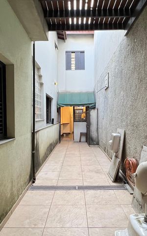 Casa para alugar com 246m², 3 quartos e 3 vagas Casa para alugar com 246m², 3 quartos e 3 vagasQuintal