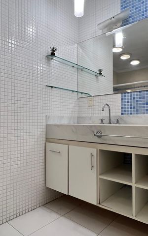 Casa para alugar com 246m², 3 quartos e 3 vagas Casa para alugar com 246m², 3 quartos e 3 vagasBanheiro da Suíte 2