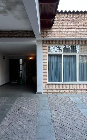 Casa para alugar com 246m², 3 quartos e 3 vagas Casa para alugar com 246m², 3 quartos e 3 vagasGaragem