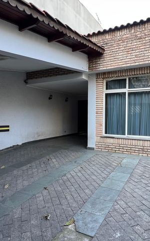 Casa para alugar com 246m², 3 quartos e 3 vagas Casa para alugar com 246m², 3 quartos e 3 vagasGaragem
