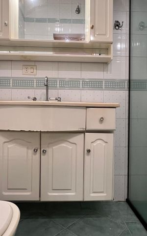 Casa para alugar com 246m², 3 quartos e 3 vagas Casa para alugar com 246m², 3 quartos e 3 vagasBanheiro da Suíte 1