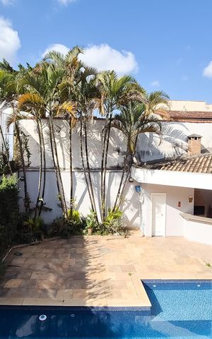 Casa à venda com 546m², 4 quartos e 12 vagas Casa à venda com 546m², 4 quartos e 12 vagasVista - Varanda da suíte 4
