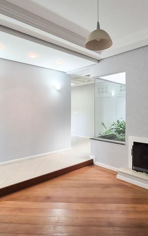 Casa à venda com 546m², 4 quartos e 12 vagas Casa à venda com 546m², 4 quartos e 12 vagasSala 4